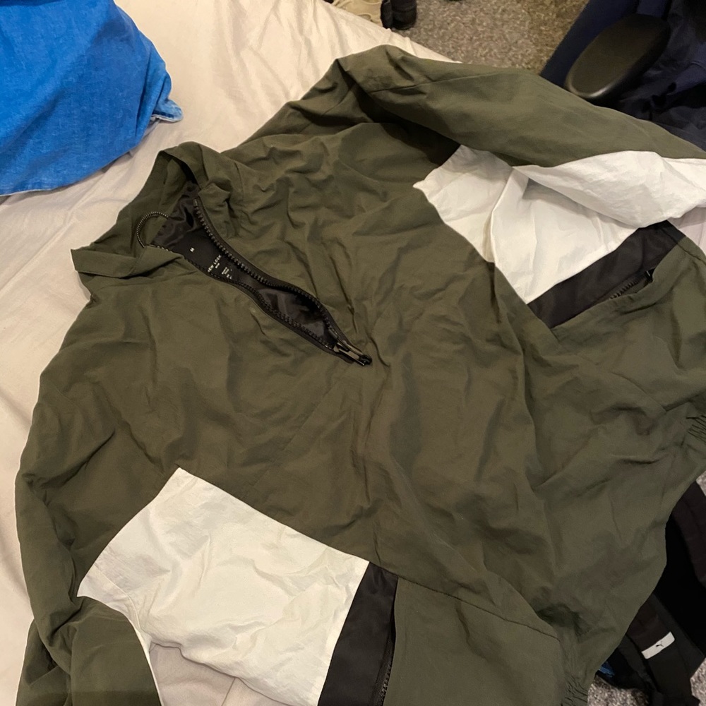 New look colorblock pullover windbreaker size M